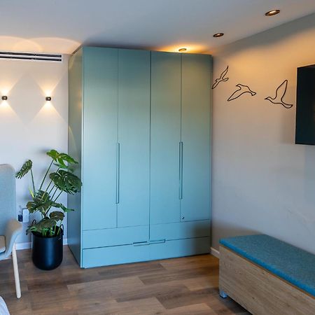 Sea View Stylish 1Br With Balcony By Beachfront Stay Herzelia Exterior foto