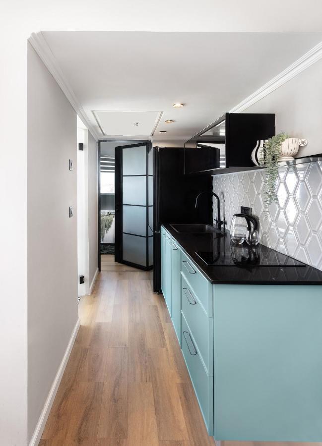 Sea View Stylish 1Br With Balcony By Beachfront Stay Herzelia Exterior foto