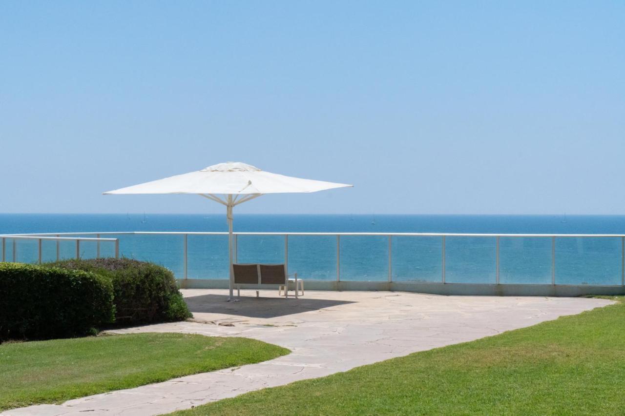 Sea View Stylish 1Br With Balcony By Beachfront Stay Herzelia Exterior foto