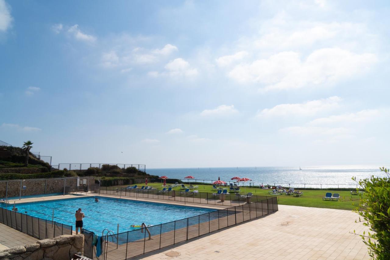 Sea View Stylish 1Br With Balcony By Beachfront Stay Herzelia Exterior foto