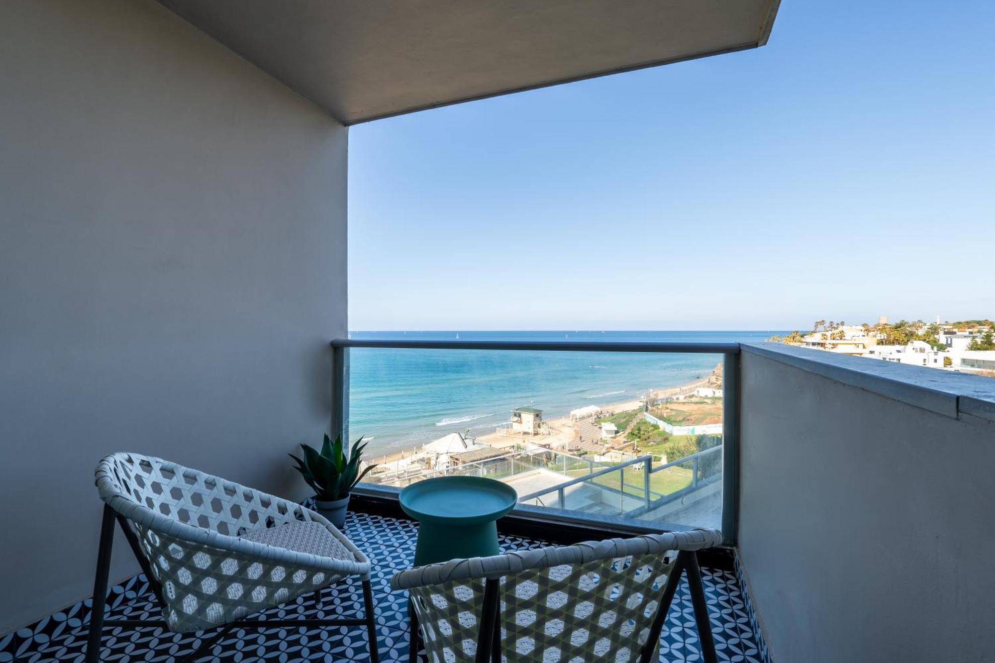 Sea View Stylish 1Br With Balcony By Beachfront Stay Herzelia Exterior foto